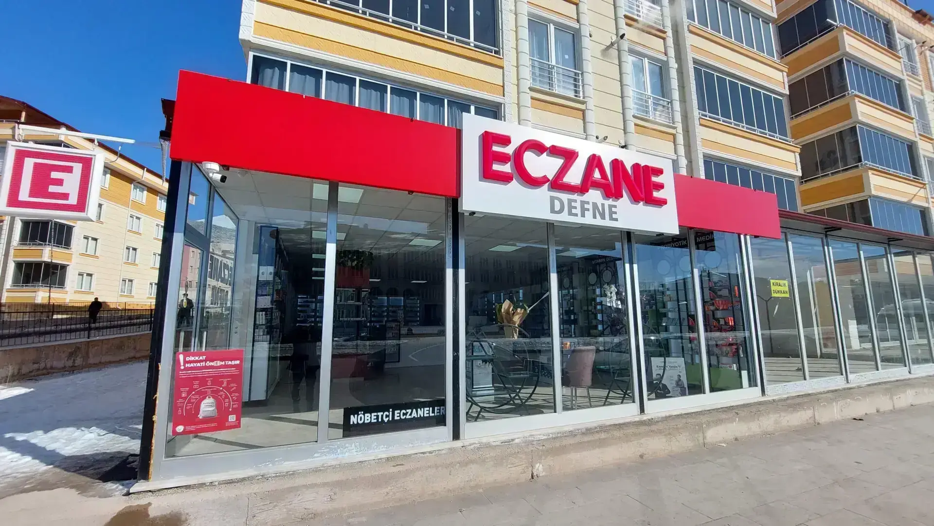 Defne Eczanesi Dizayn ve Dekorasyonu