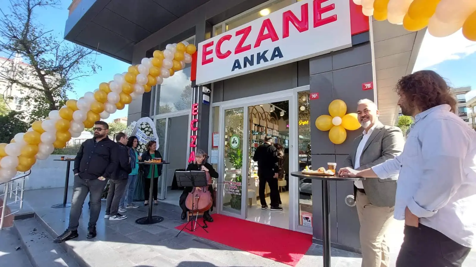 Anka Eczanesi Açılış Resimleri