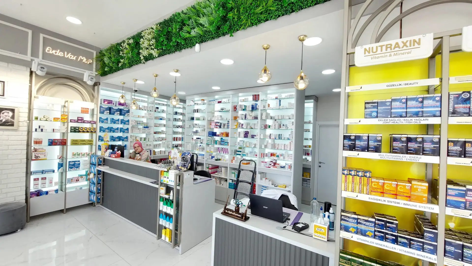 Arnavutköy Eczane Dekorasyonu