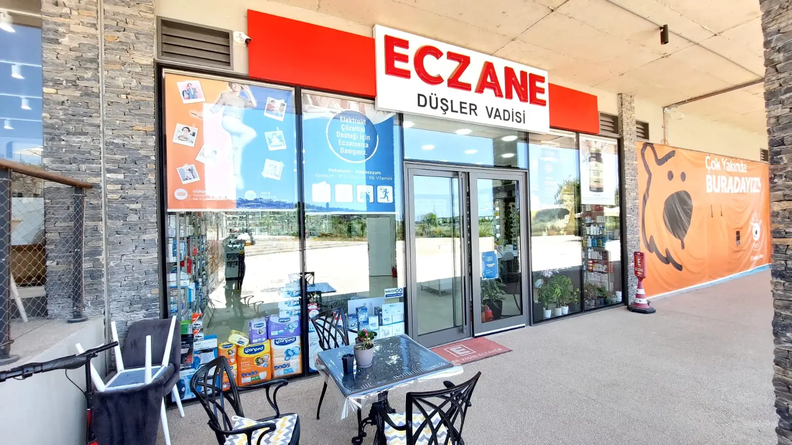 Eczane Dekorasyonu - Beykoz